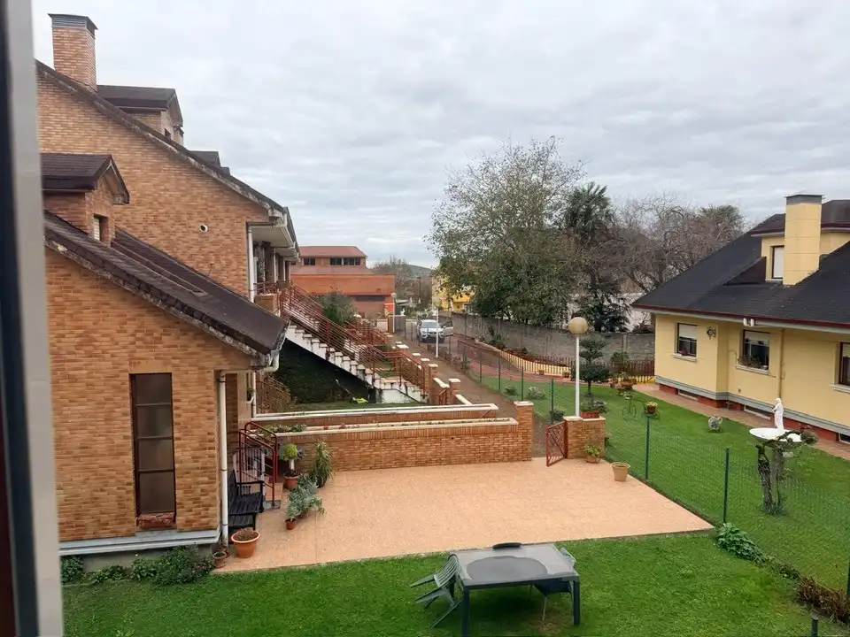 Terraza de Casa adosada en venta en Torrelavega  con Calefacción, Parquet y Terraza