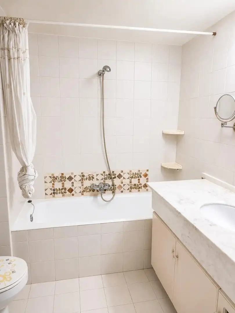 Baño de Piso en venta en Barcelona con Jardín privado y Parquet