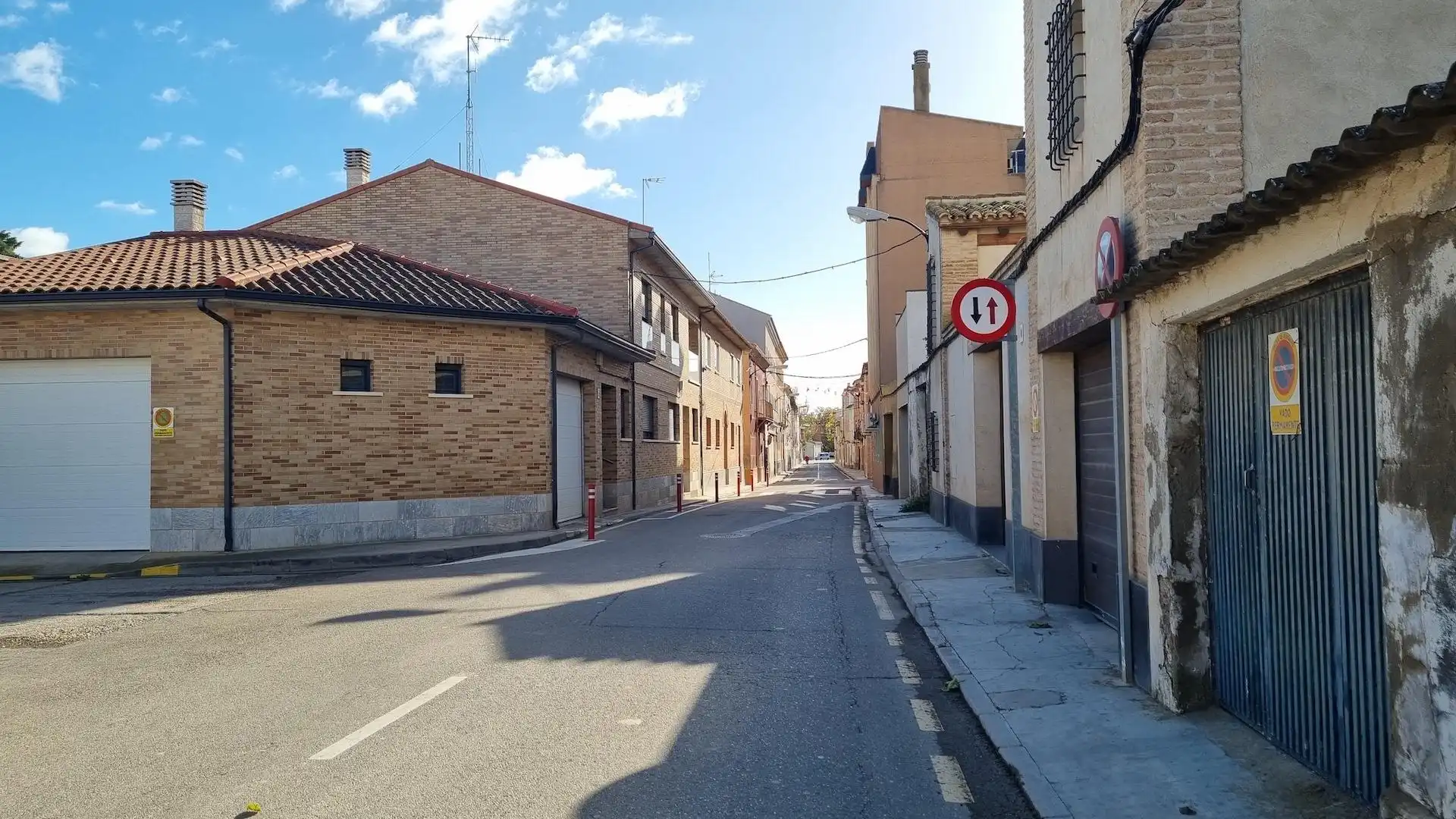 Außenansicht von Haus oder Chalet zum Verkauf in Zaragoza mit Privatgarten und Terrasse