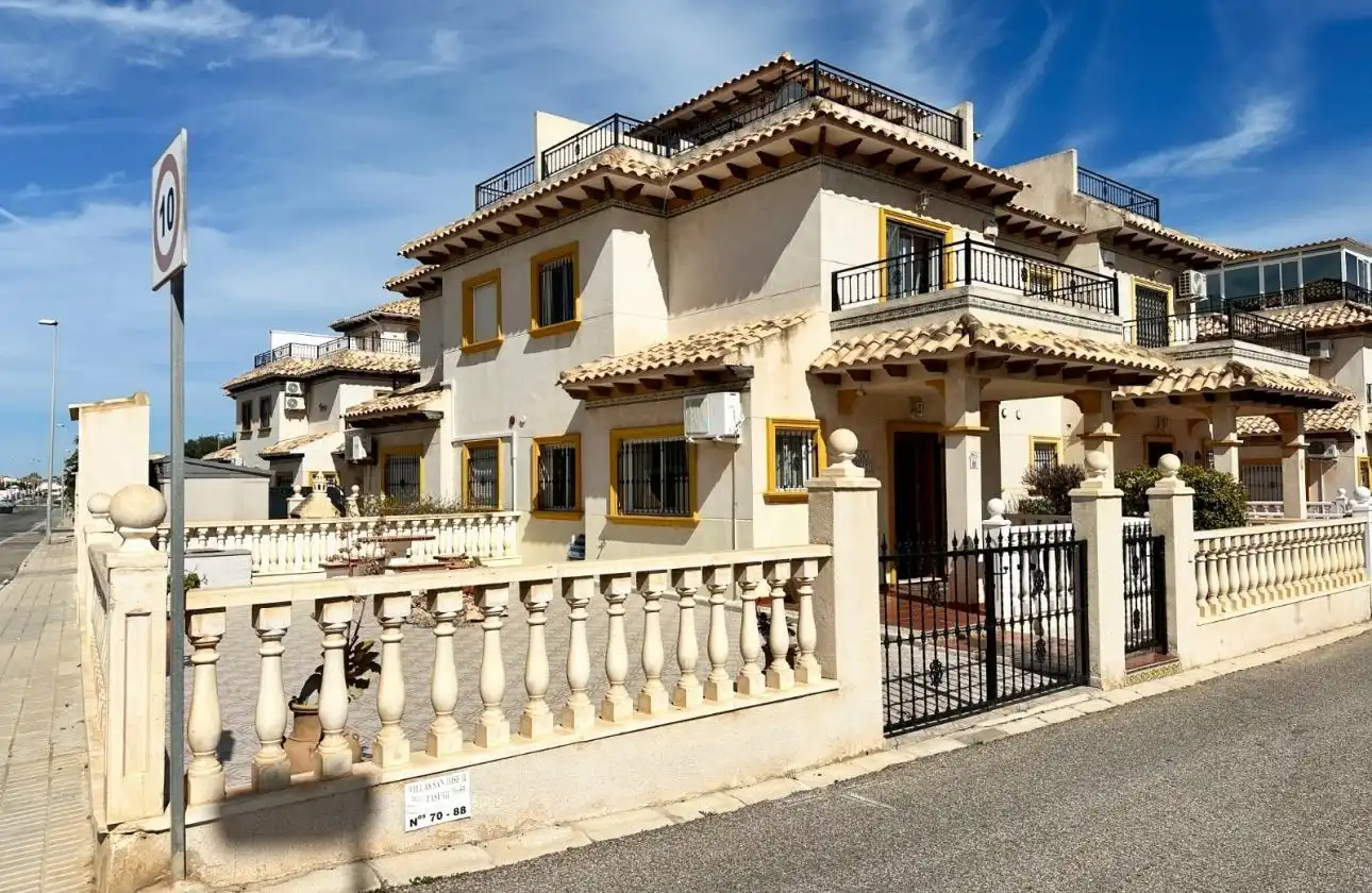 Casa pareada con piscina en venta en Calle Calle Caliza, imagen 4
