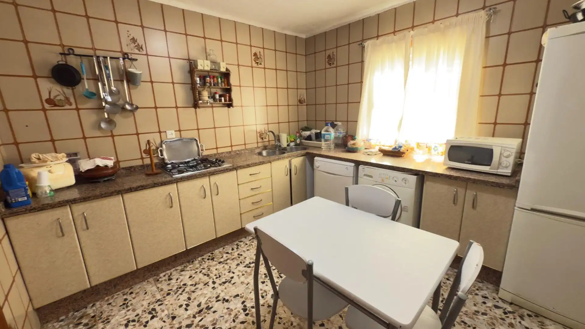 Cuina de Finca rústica en venda en Gibraleón amb Aire condicionat, Jardí privat i Terrassa