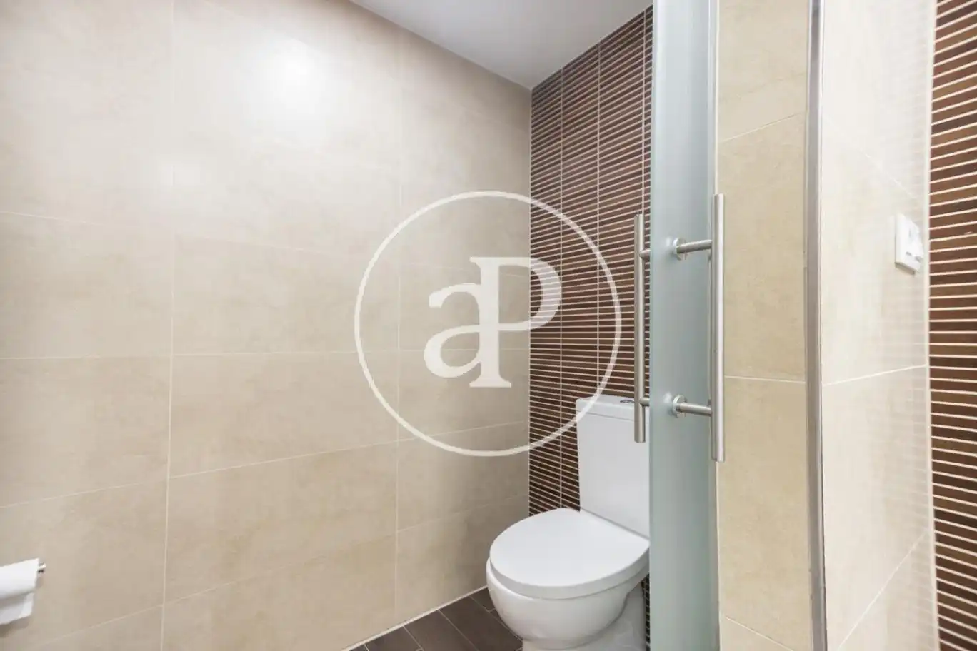 Badezimmer von Wohnung zur Miete in Valencia mit Klimaanlage, Heizung und Privatgarten
