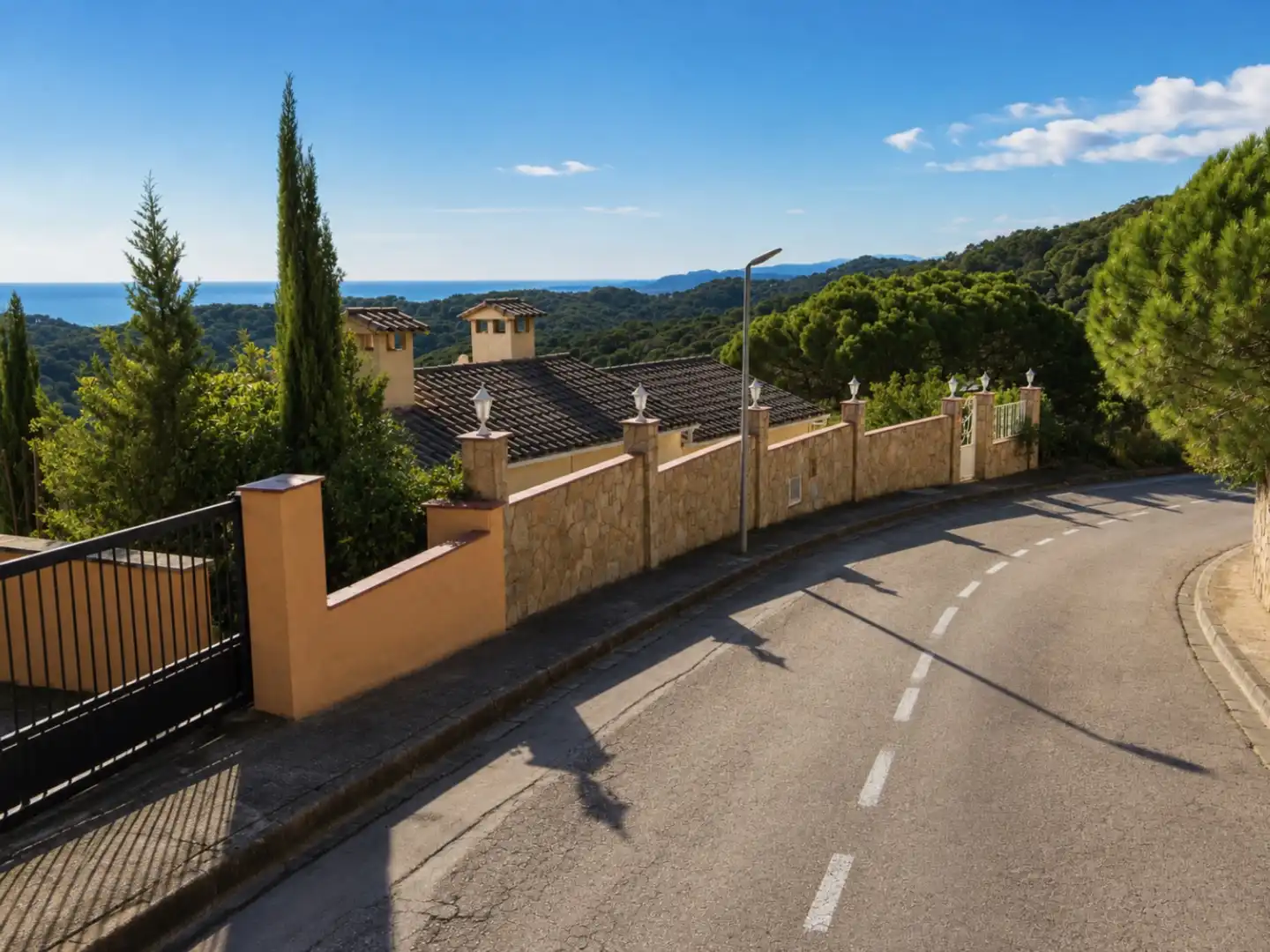Casa con jardín en venta en Carrer fonoll 11, imagen 2