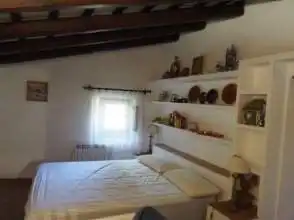 Schlafzimmer von Country house zum Verkauf in Vall-llobrega mit Heizung und Privatgarten