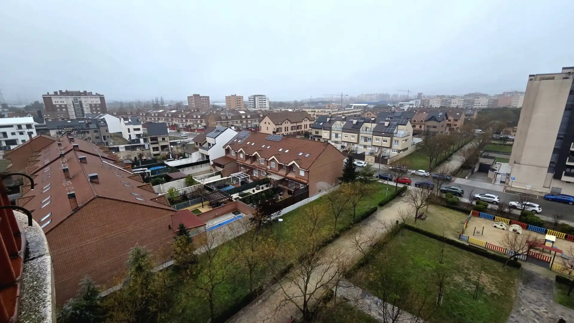 Außenansicht von Dachboden zum Verkauf in Fuenlabrada mit Klimaanlage, Heizung und Privatgarten