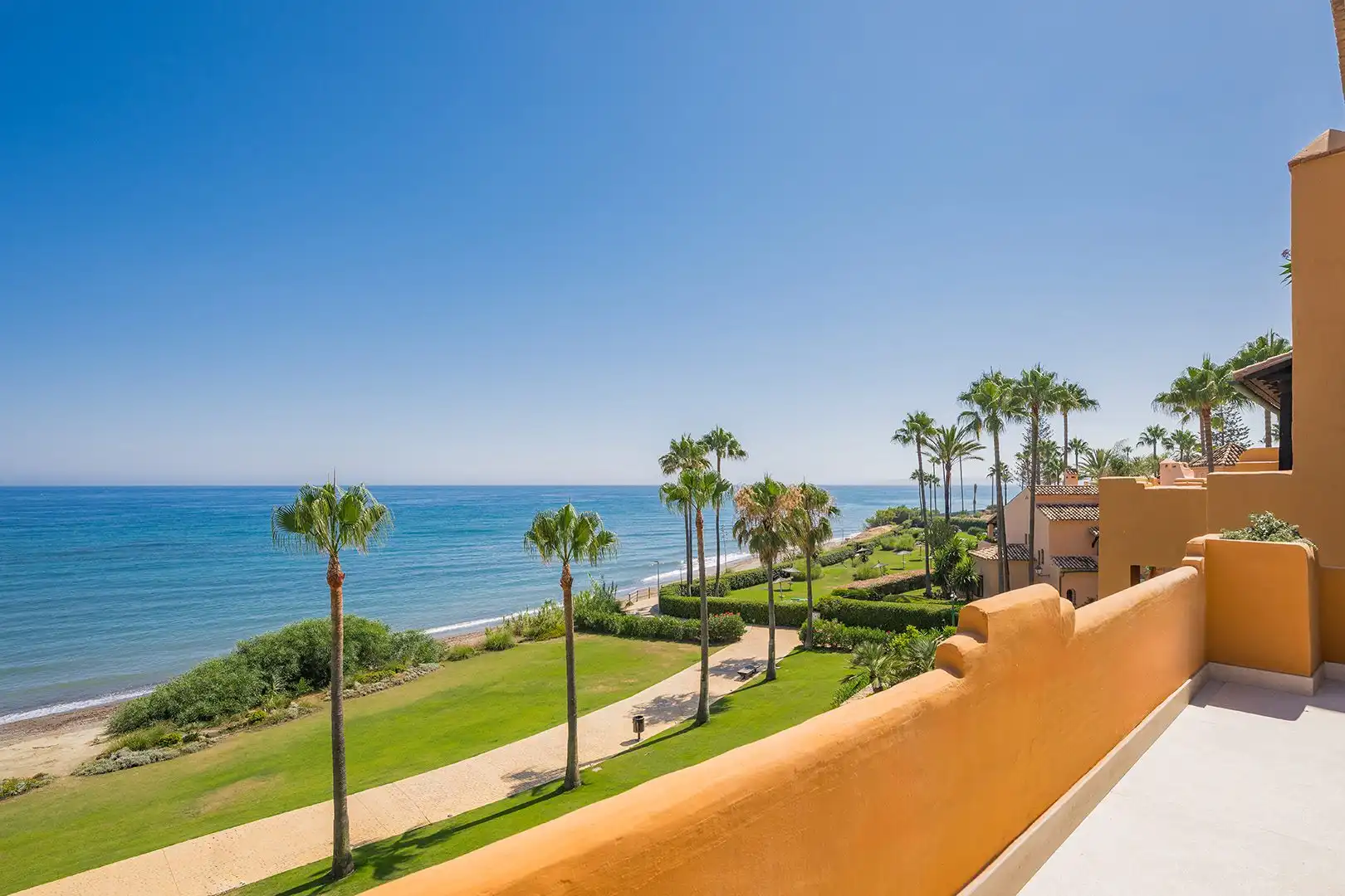 Jardín de Piso en venta en Estepona con Aire acondicionado, Calefacción y Terraza