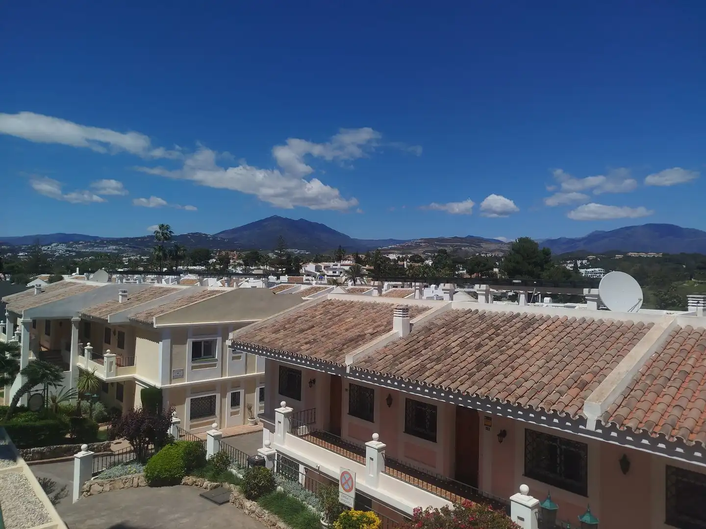 Vista exterior de Piso en venta en Marbella con Aire acondicionado, Terraza y Amueblado
