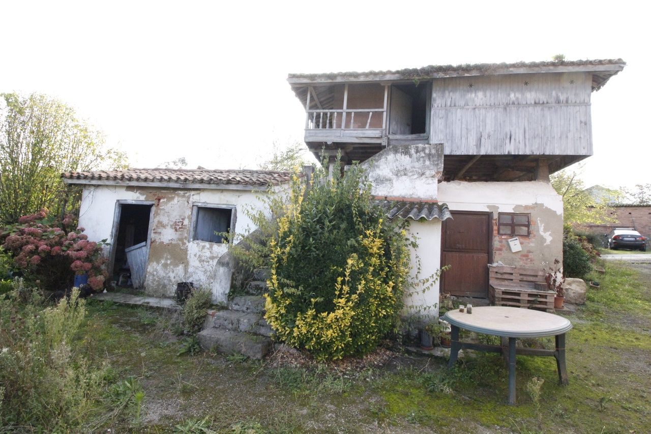 Vista exterior de Casa o xalet en venda en Las Regueras  