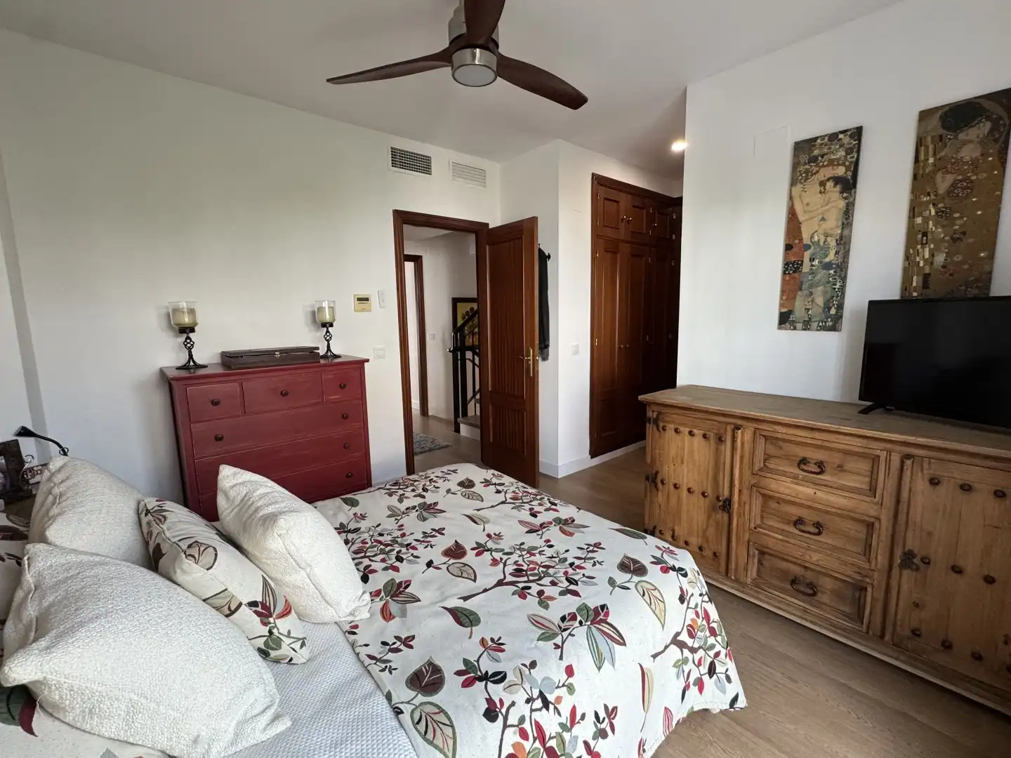 Habitación de Casa adosada en venta en Bormujos con Aire acondicionado, Terraza y Trastero