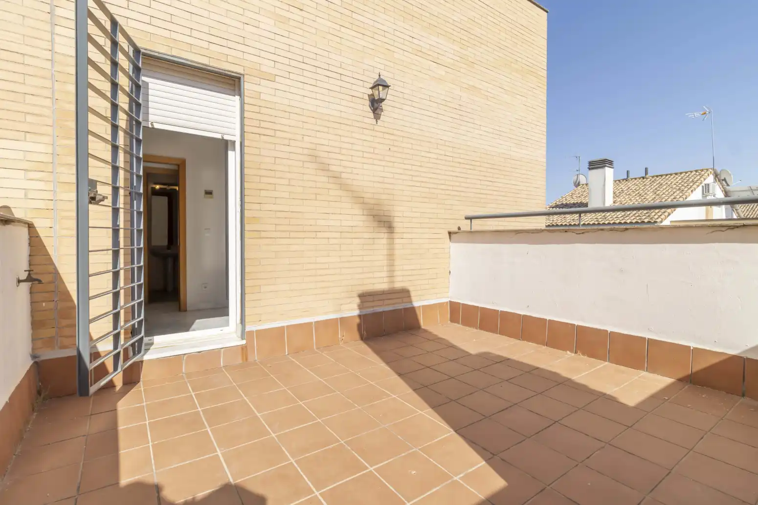 Terraza de Casa adosada en venta en Espartinas con Aire acondicionado, Terraza y Piscina
