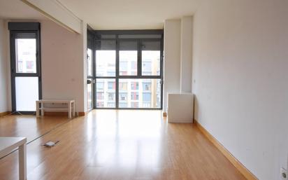 Sala d'estar de Apartament en venda en  Madrid Capital amb Aire condicionat