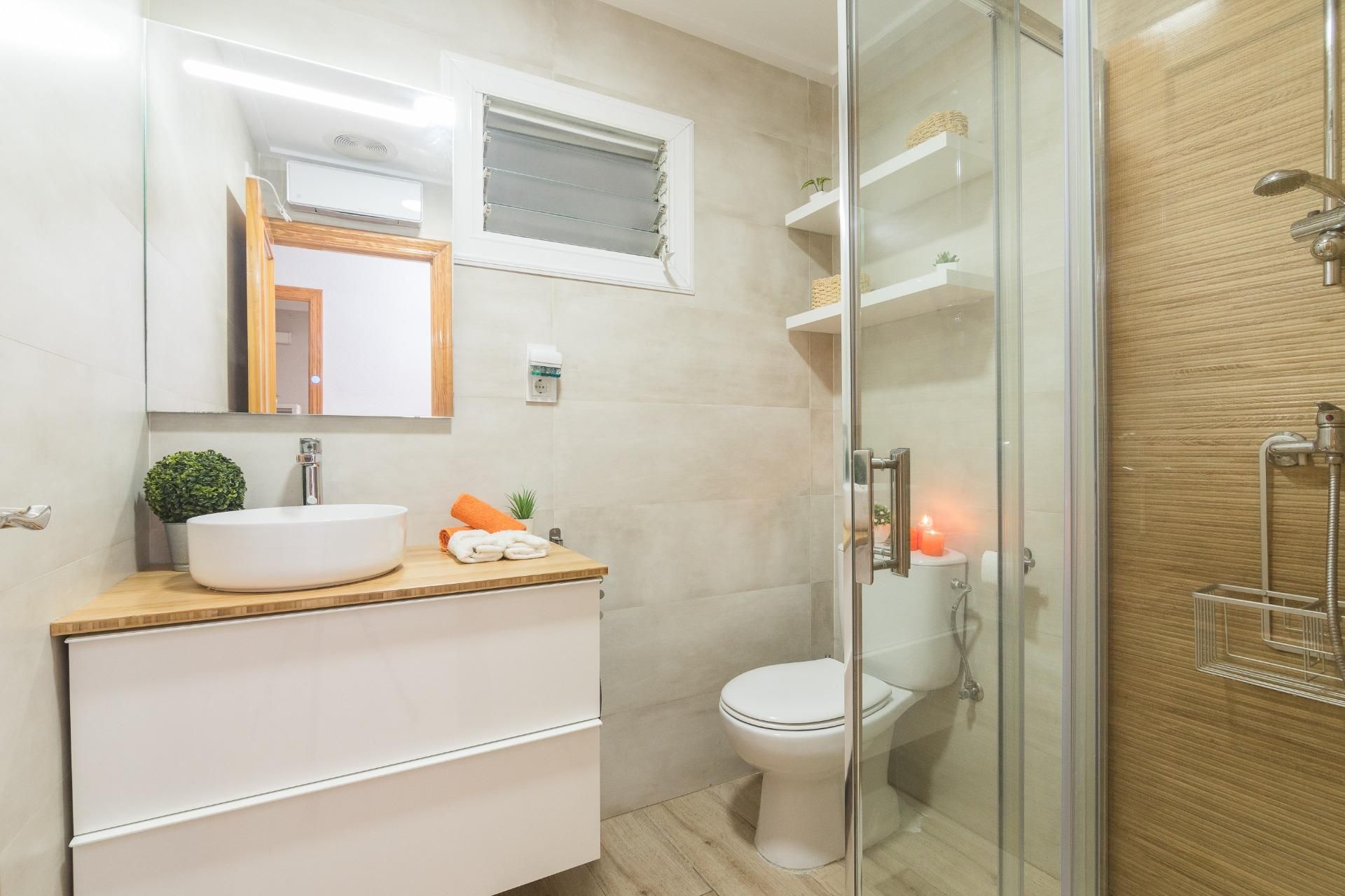 Bany de Pis en venda en Elche / Elx amb Aire condicionat i Balcó