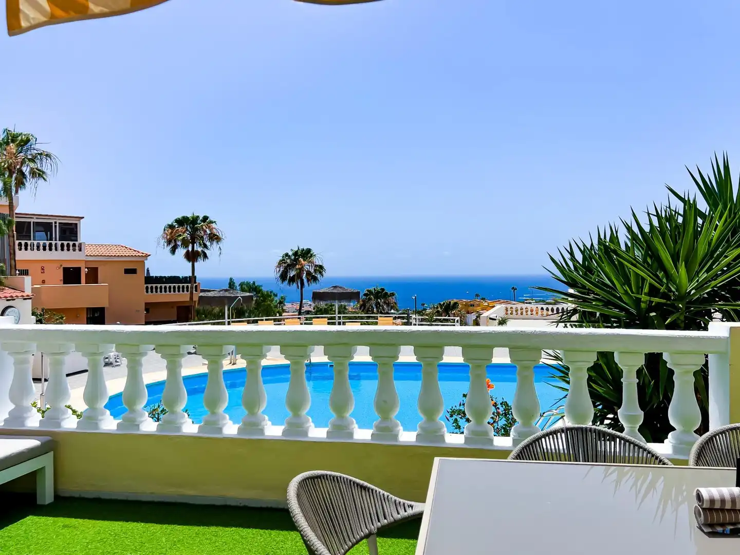 Vista exterior de Apartamento en venta en Adeje con Aire acondicionado, Terraza y Amueblado