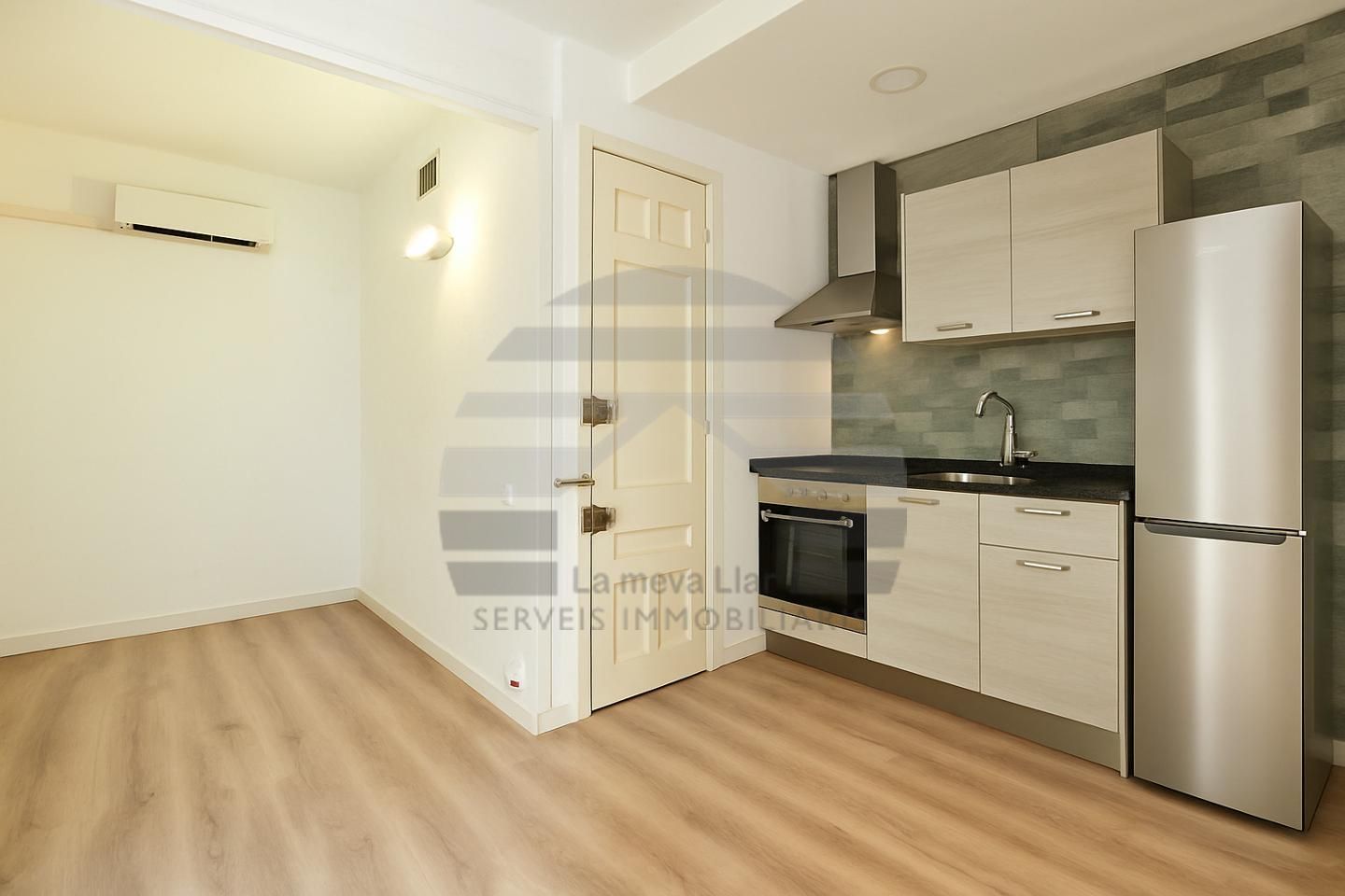 Flat for sale in  Barcelona Capital  with Balcony
