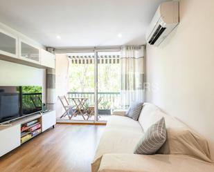 Sala d'estar de Apartament en venda en Sant Feliu de Llobregat amb Aire condicionat, Calefacció i Parquet