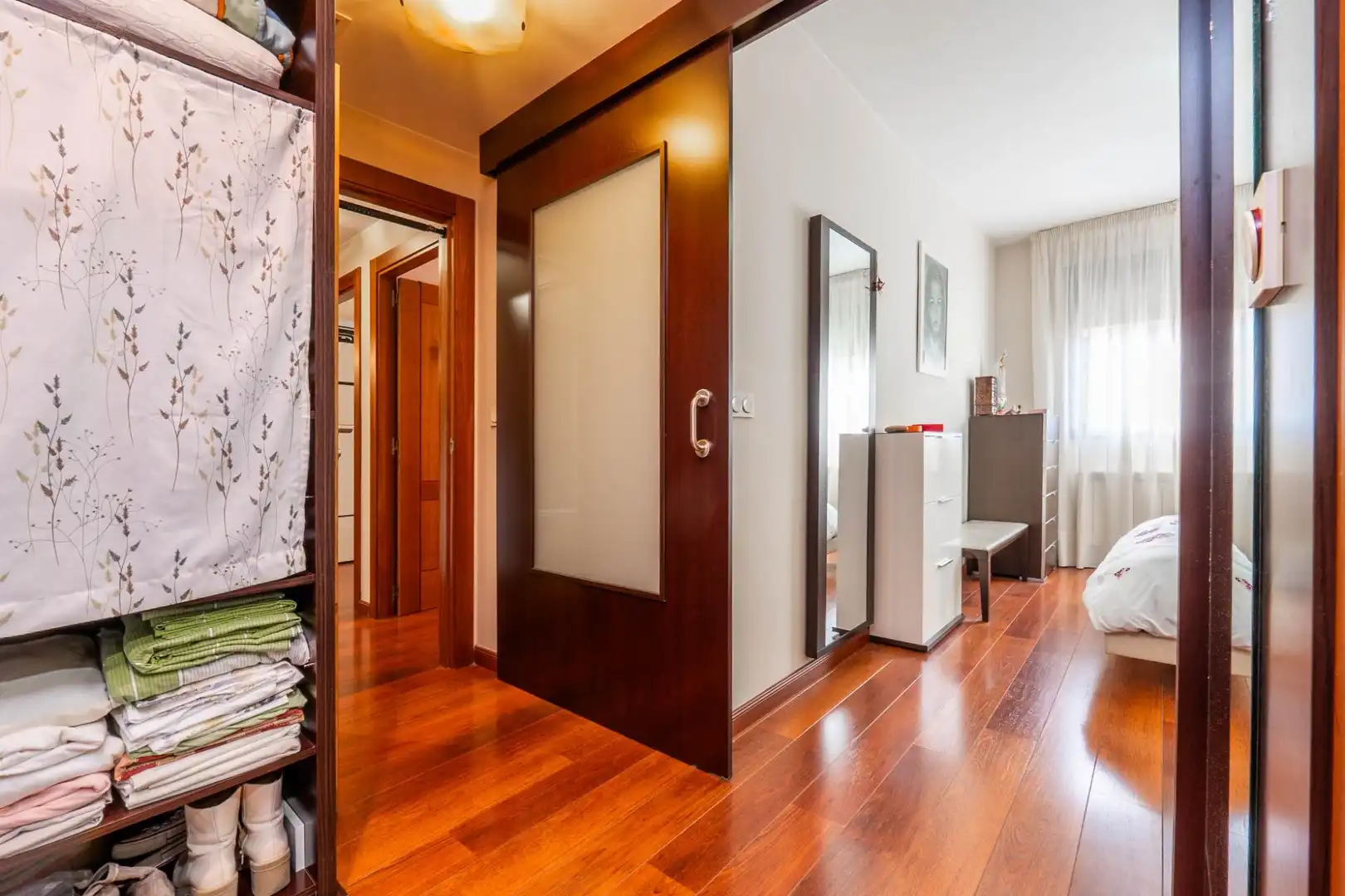 Wohnung zum Verkauf in Granada mit Heizung, Privatgarten und Balkon