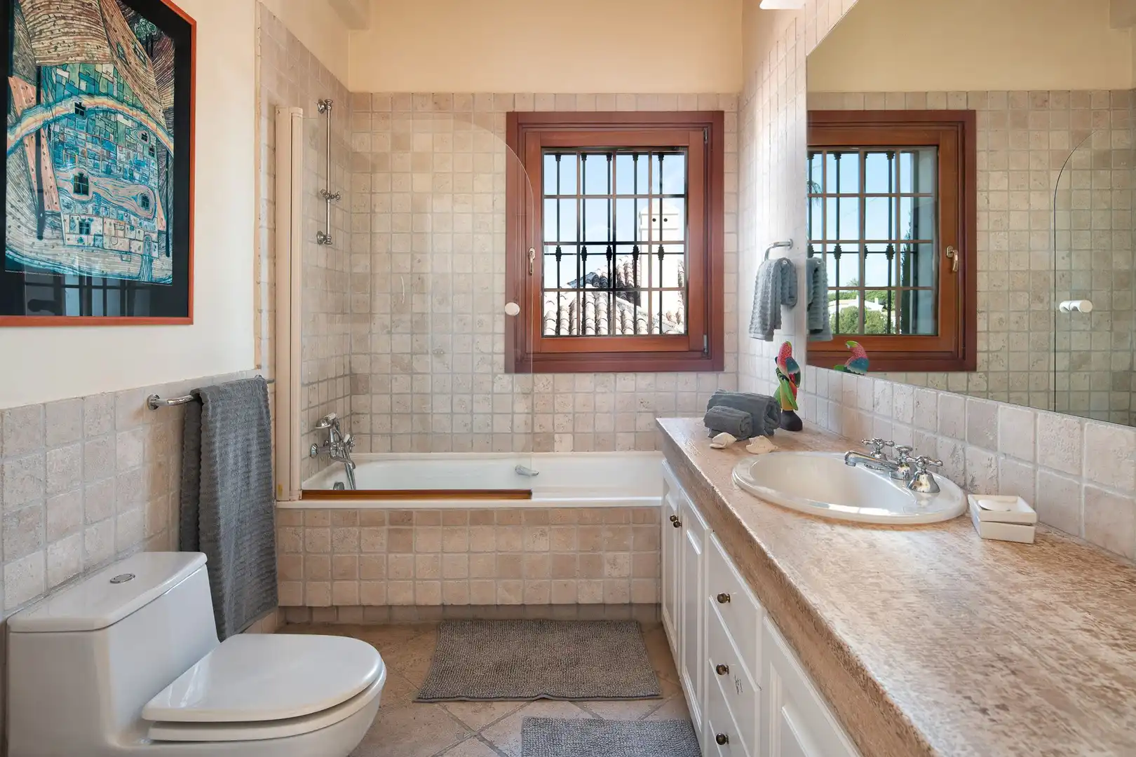 Baño de Casa o chalet de alquiler en Estepona con Aire acondicionado, Jardín privado y Terraza