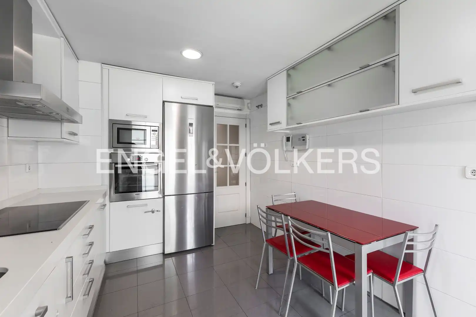 Cocina de Piso en venta en Madrid con Aire acondicionado, Calefacción y Jardín privado