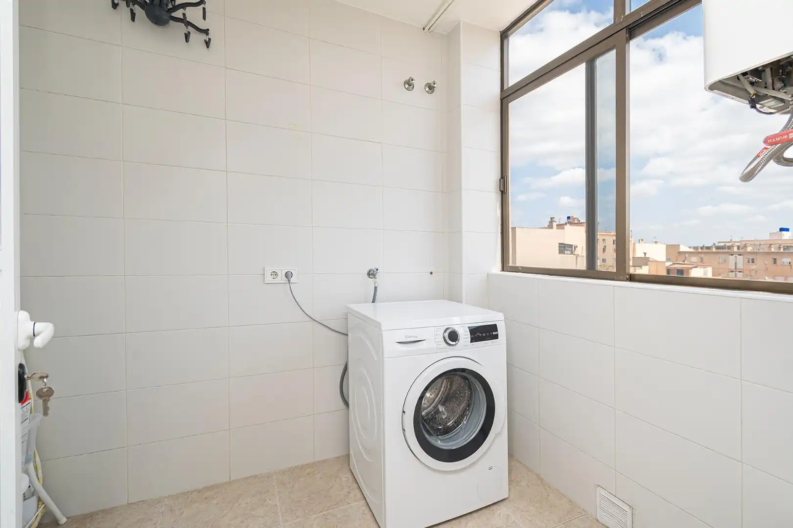 Baño de Piso de alquiler en  Palma de Mallorca con Aire acondicionado, Calefacción y Amueblado