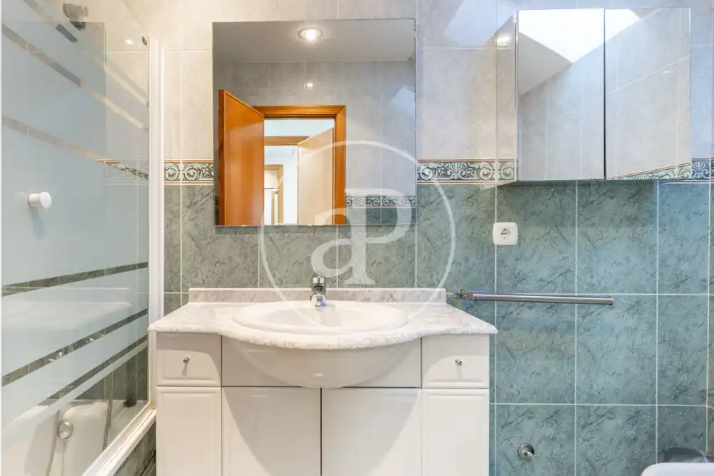 Baño de Ático de alquiler en Bétera con Aire acondicionado, Calefacción y Jardín privado