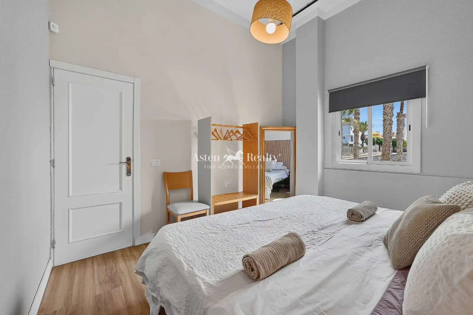 Bedroom of Apartments for sale in Alcalá