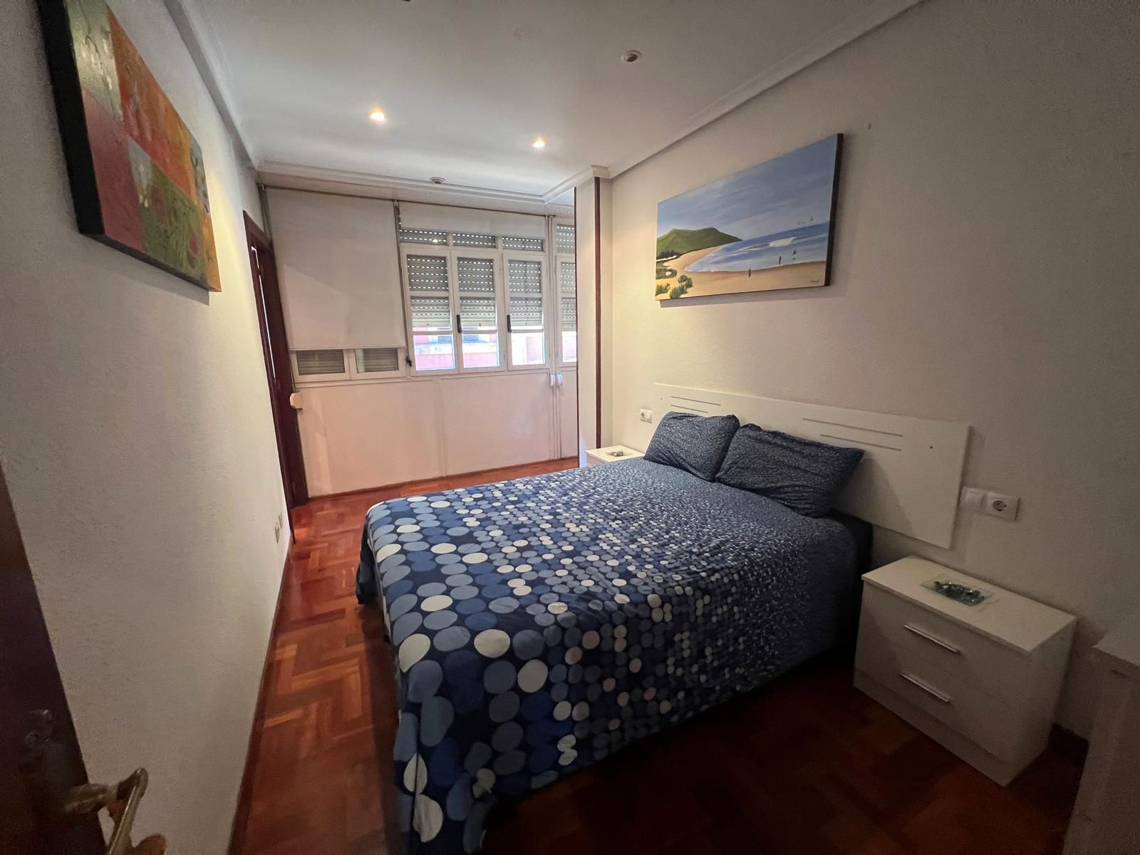Dormitori de Apartament de lloguer en Gijón  amb Calefacció i Moblat