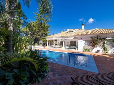 Villa avec piscine à vendre à El Retiro - Parque Atlántico - Ronda este