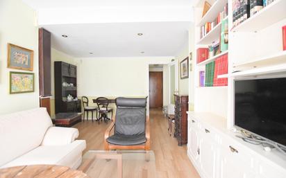 Living room of Flat for sale in  Madrid Capital  with Heating and Terrace