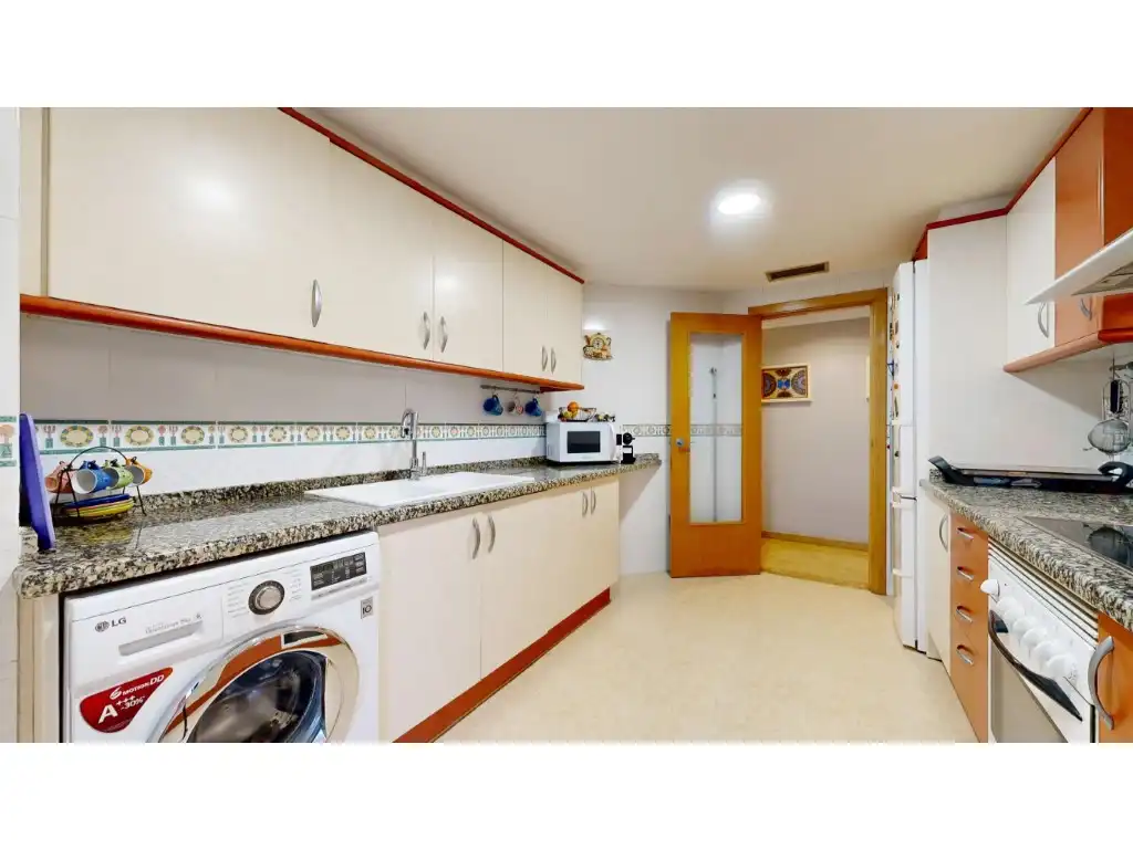 Kitchen of Flat for sale in Valencia  with Air Conditioner, Terrace and Community pool