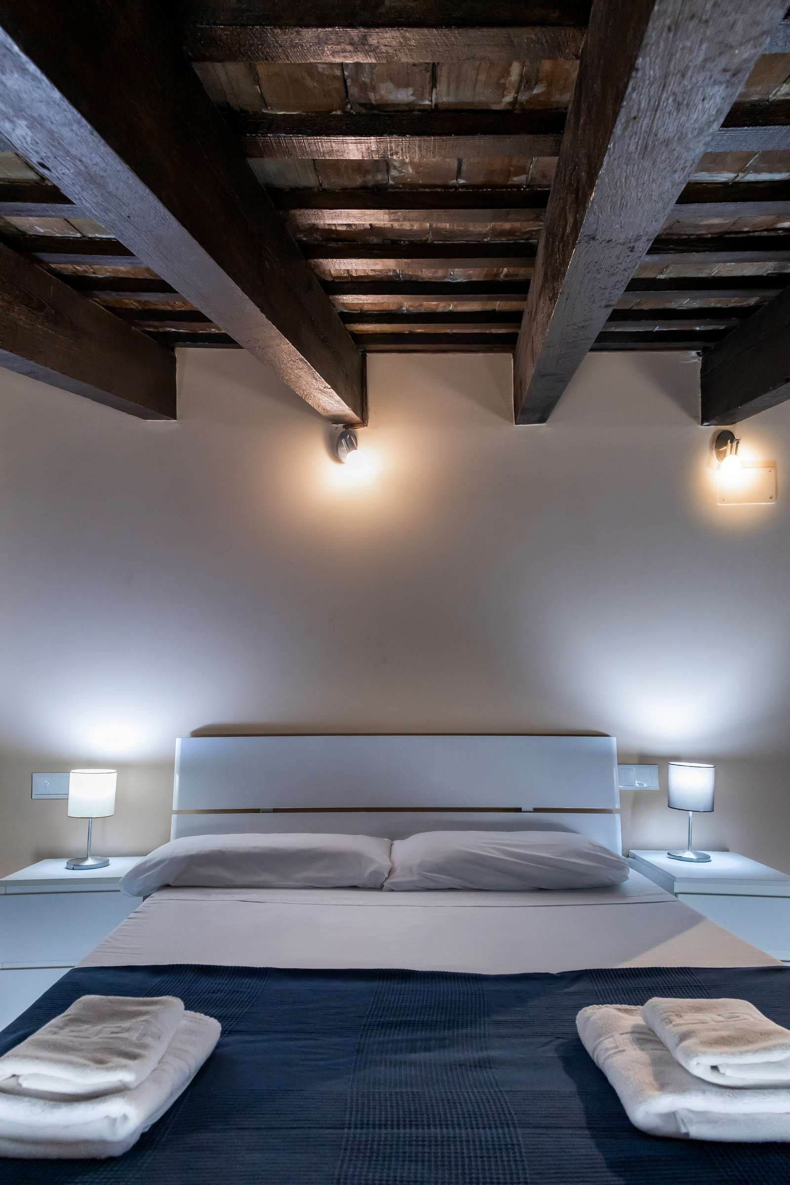 Bedroom of Study to share in  Valencia Capital  with Air Conditioner, Terrace and Furnished