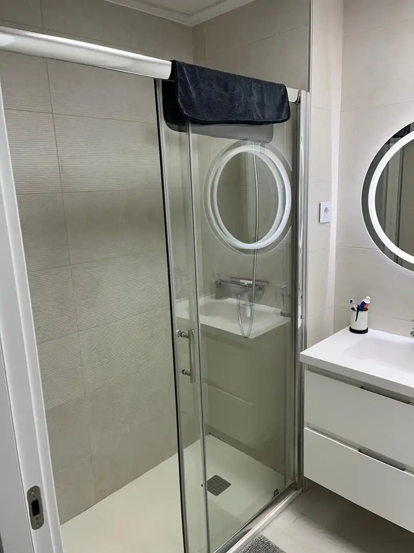 Badezimmer von Wohnung zum Verkauf in Pilar de la Horadada mit Klimaanlage, Heizung und Privatgarten
