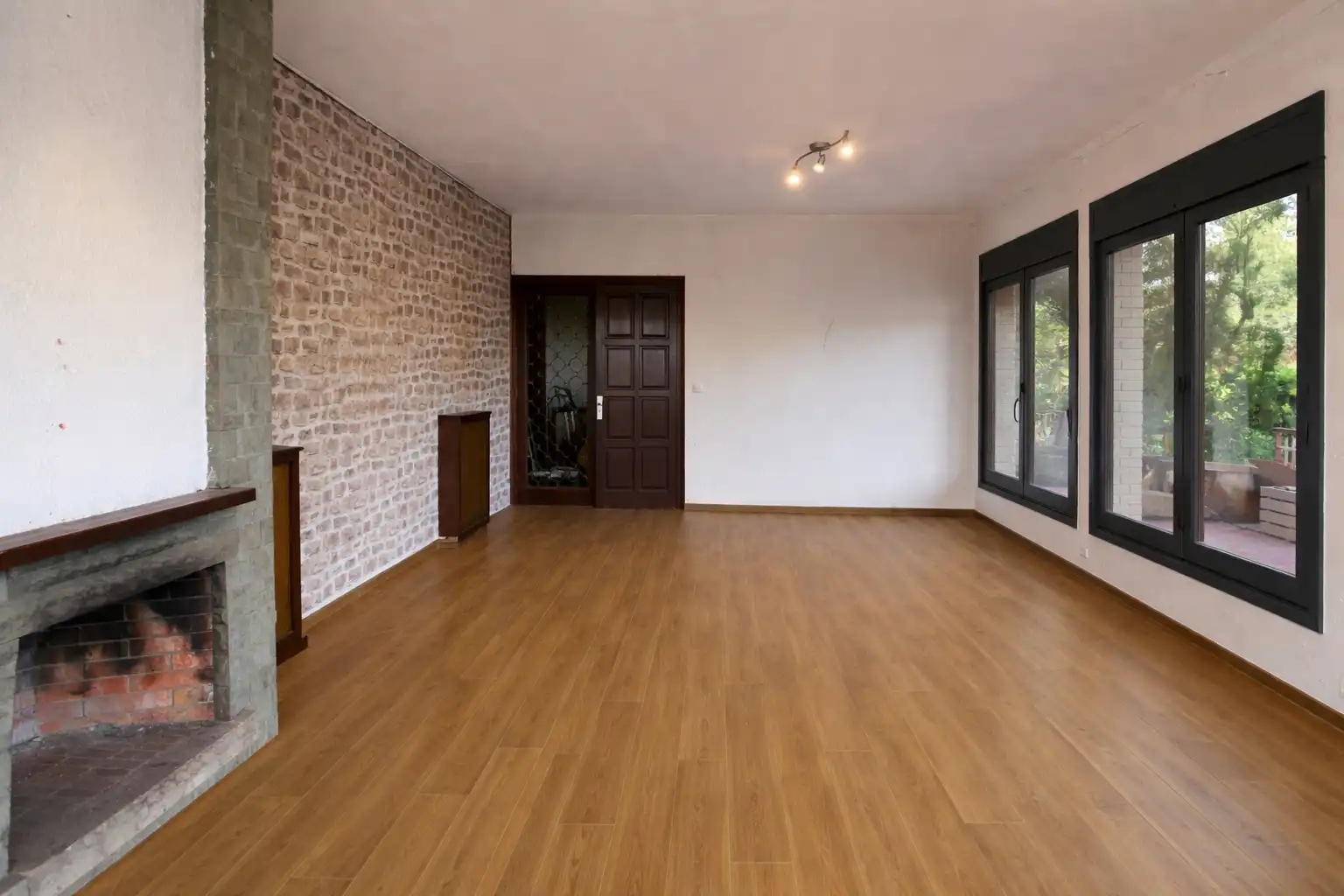 Living room of Ground floor for sale in Castelldefels  with Private garden, Terrace and Storage room