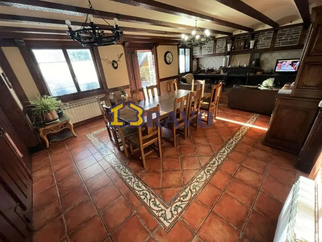 Comedor de Casa o chalet en venta en Valle de Mena con Calefacción, Jardín privado y Terraza
