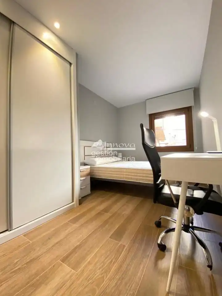 Ground floor for rent in San Nicolás, Plaza Mayor - San Agustín