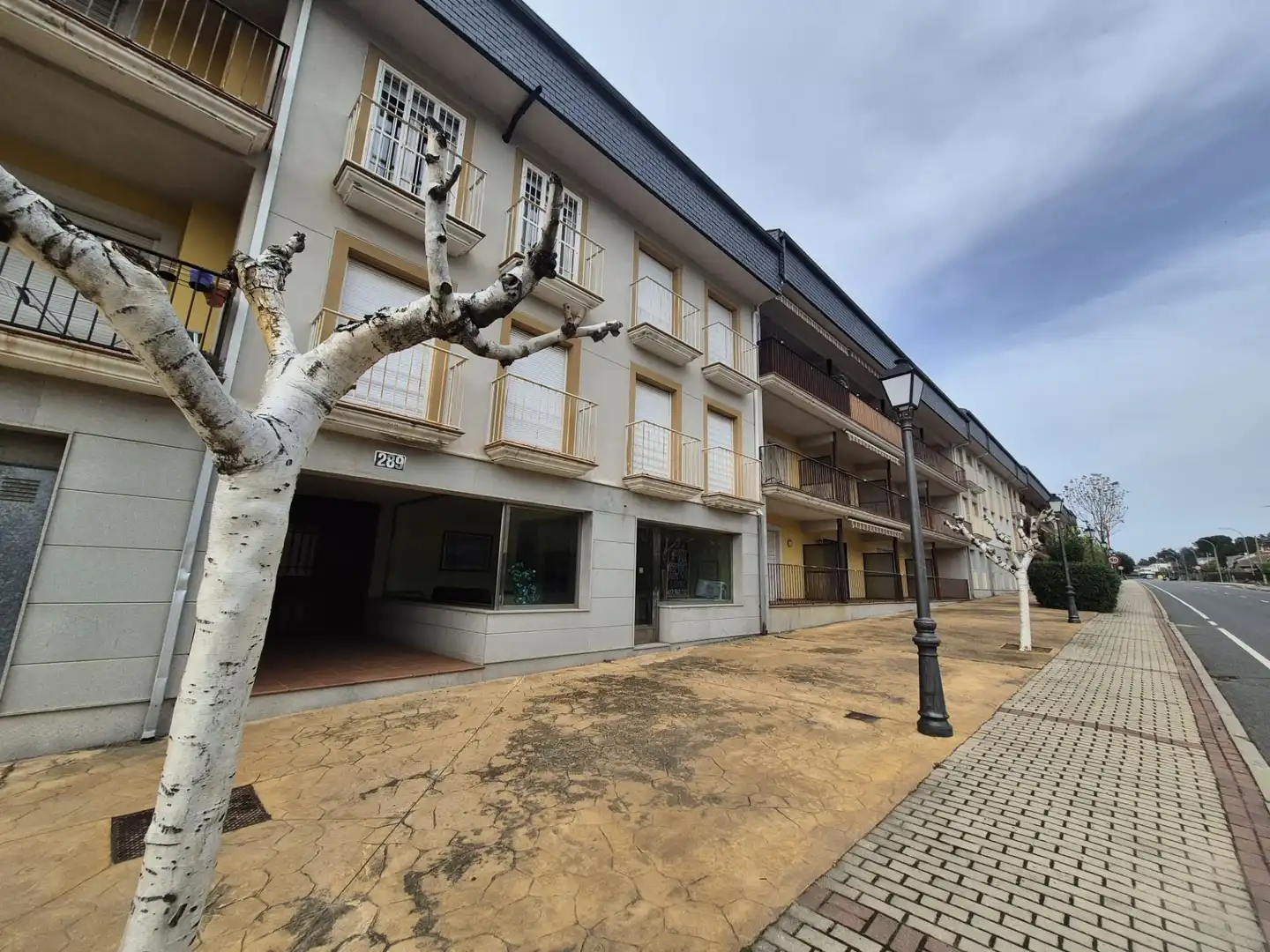 Vista exterior de Dúplex en venta en Navaluenga con Calefacción, Terraza y Amueblado