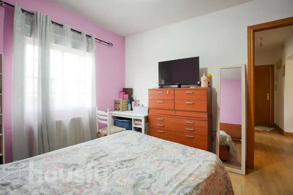 Habitación de Piso en venta en Madrid con Calefacción, Terraza y Balcón