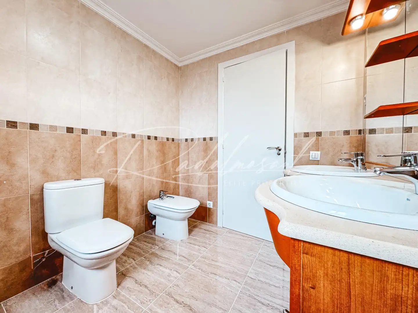 Badezimmer von Einfamilien-Reihenhaus zum Verkauf in Alcover mit Privatgarten und Terrasse