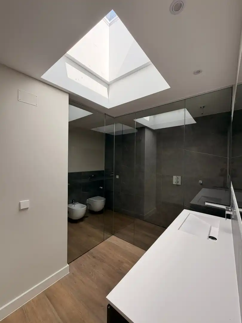 Baño de Casa adosada en venta en Boadilla del Monte con Aire acondicionado, Calefacción y Jardín privado