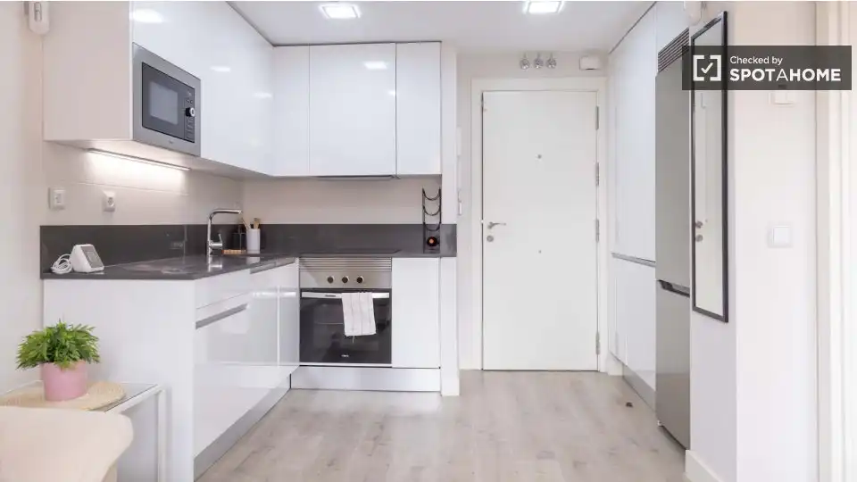 Flat with terrace to rent in Tetuán, imagen 7