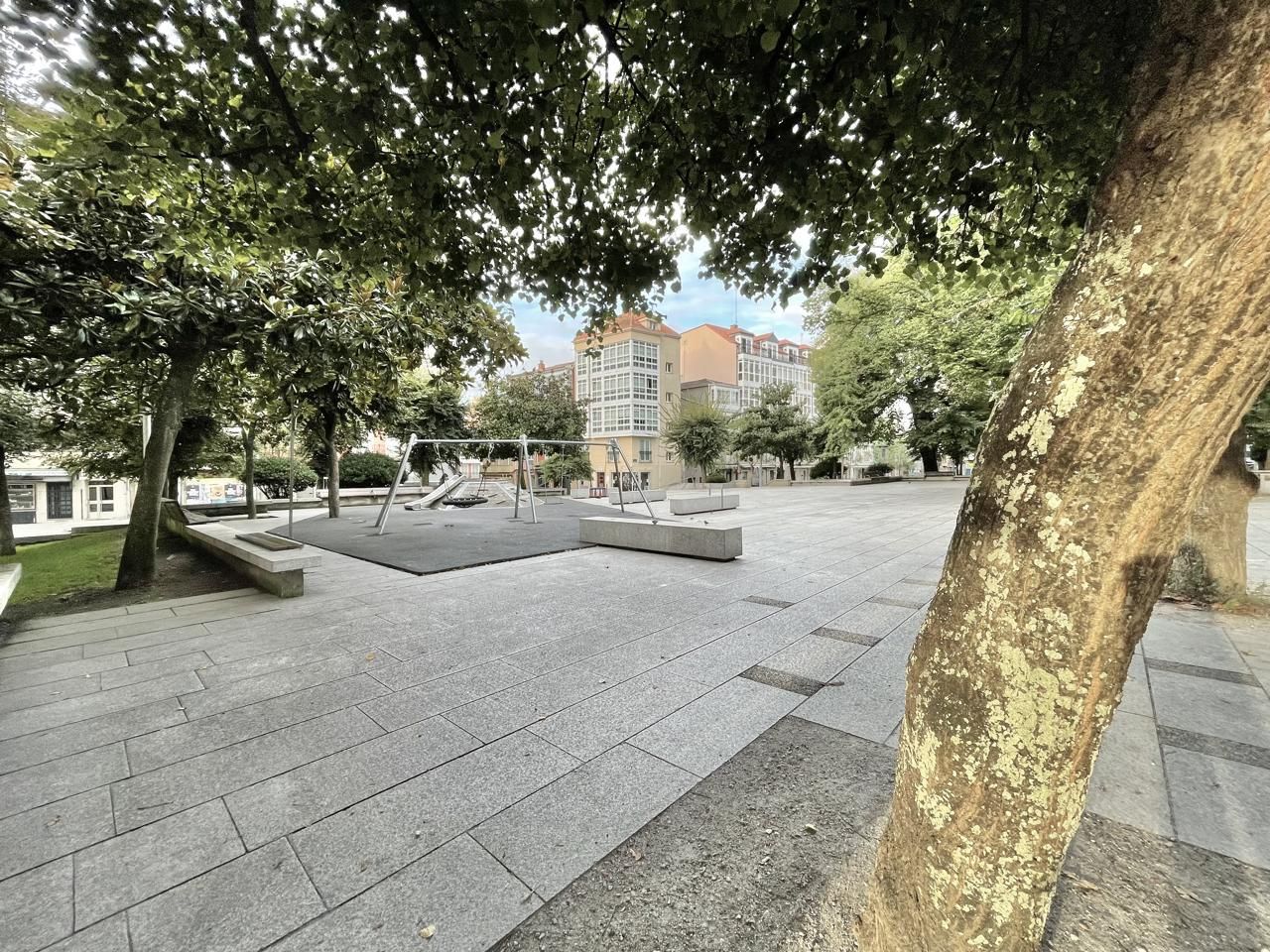 Vista exterior de Pis en venda en A Coruña Capital  amb Calefacció i Parquet