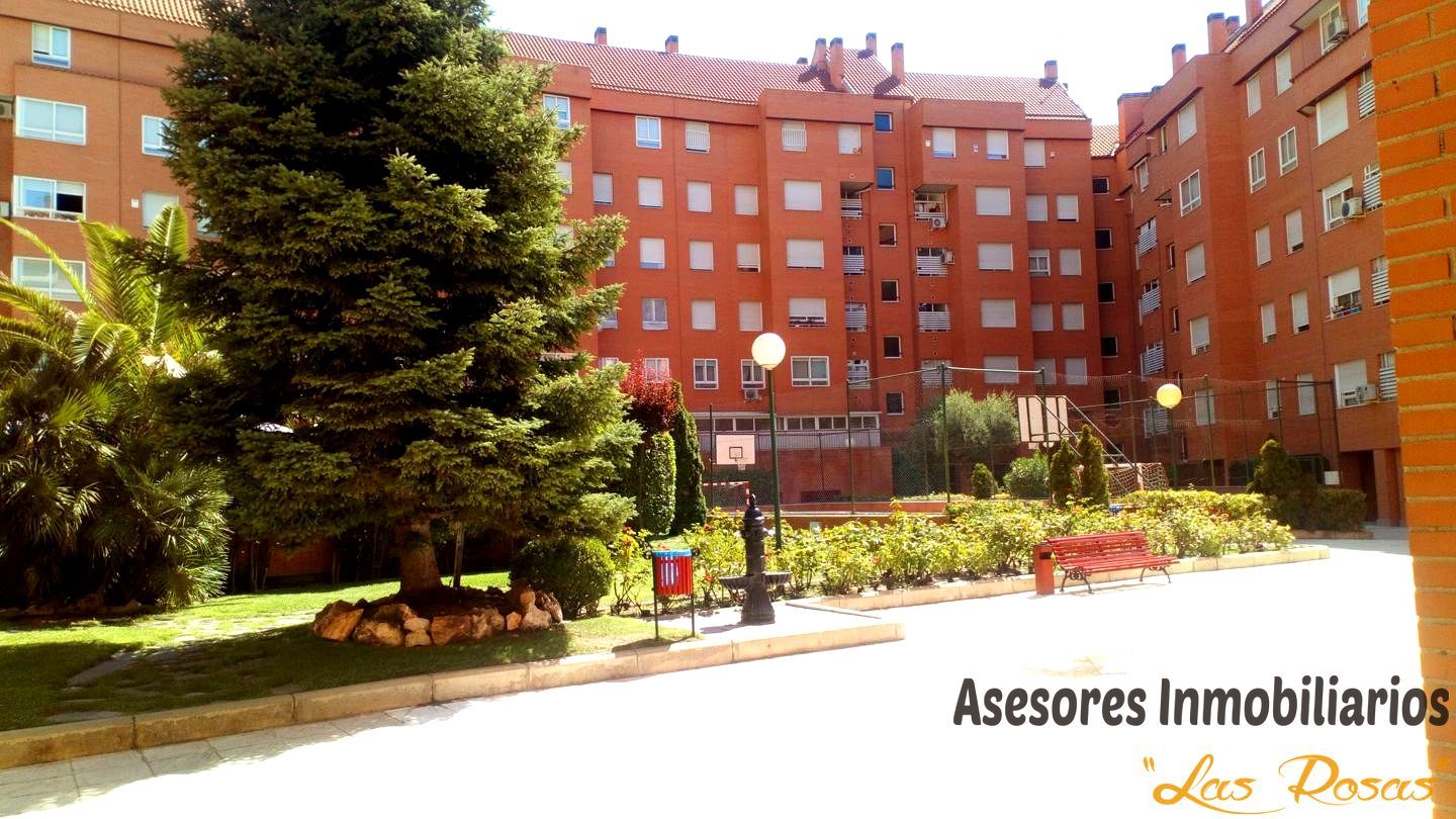 Exterior view of Flat for sale in  Madrid Capital  with Heating, Parquet flooring and Storage room