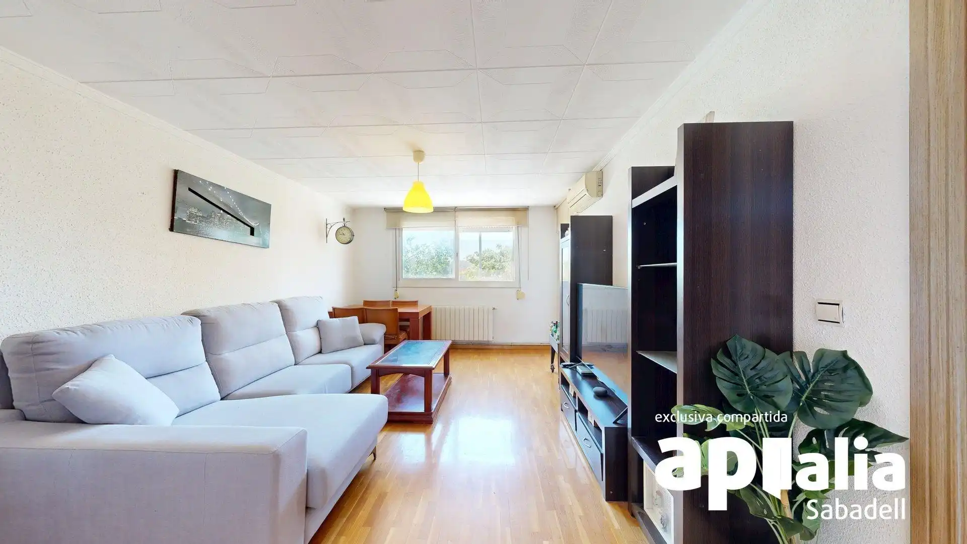 Sala d'estar de Pis en venda en Badia del Vallès amb Aire condicionat, Calefacció i Balcó