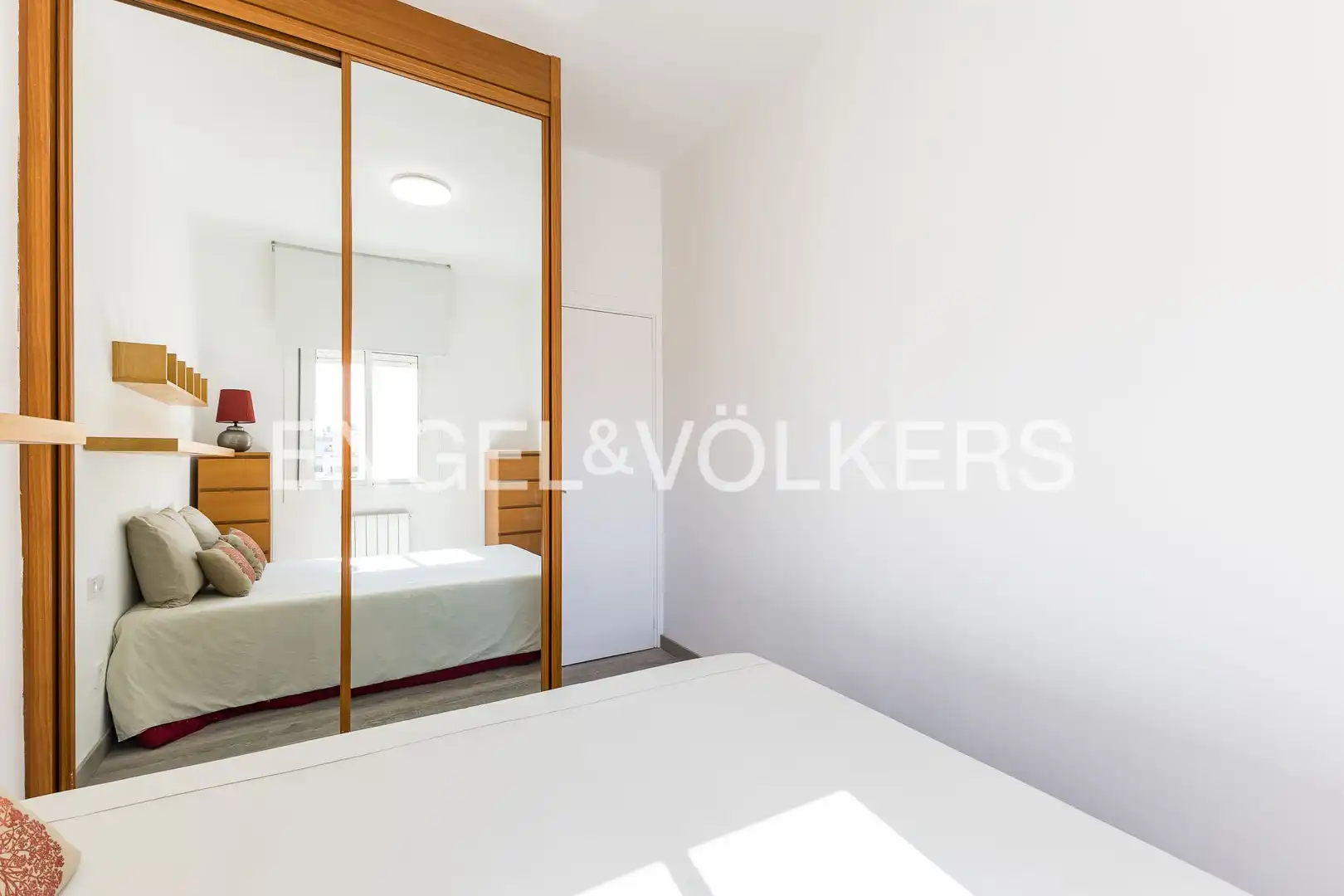 Schlafzimmer von Wohnung zum Verkauf in Barcelona mit Klimaanlage, Heizung und Parkett