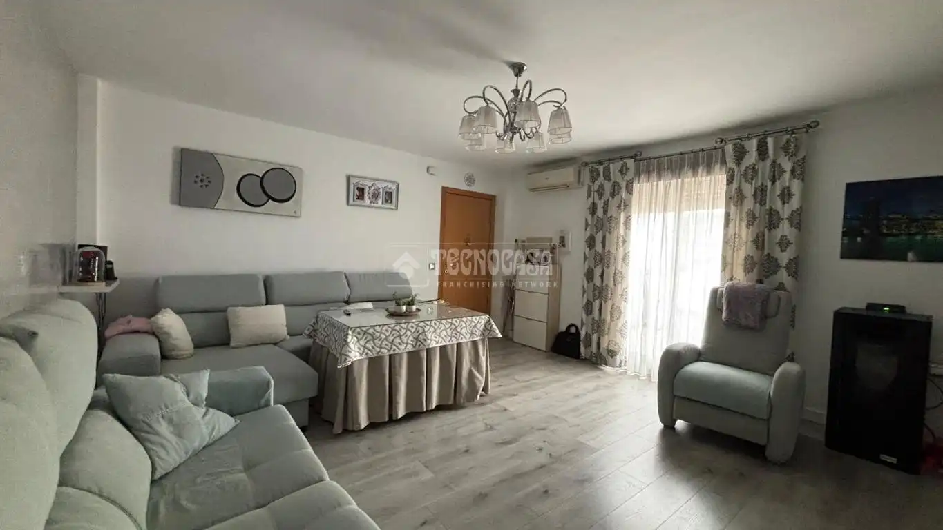 Sala de estar de Piso en venta en Mengíbar con Aire acondicionado y Parquet