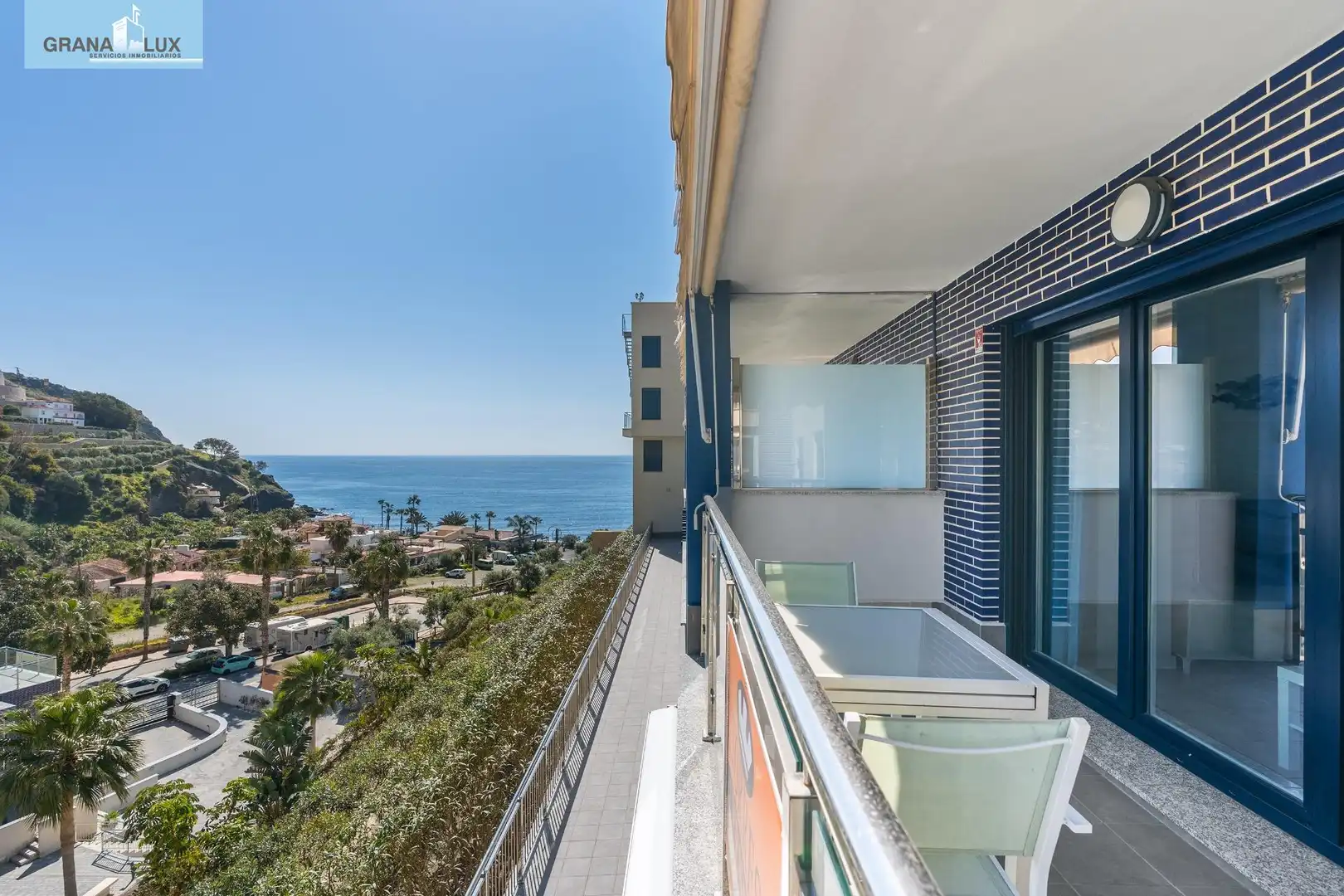Terrasse von Wohnung zum Verkauf in Almuñécar mit Terrasse, Abstellraum und Balkon