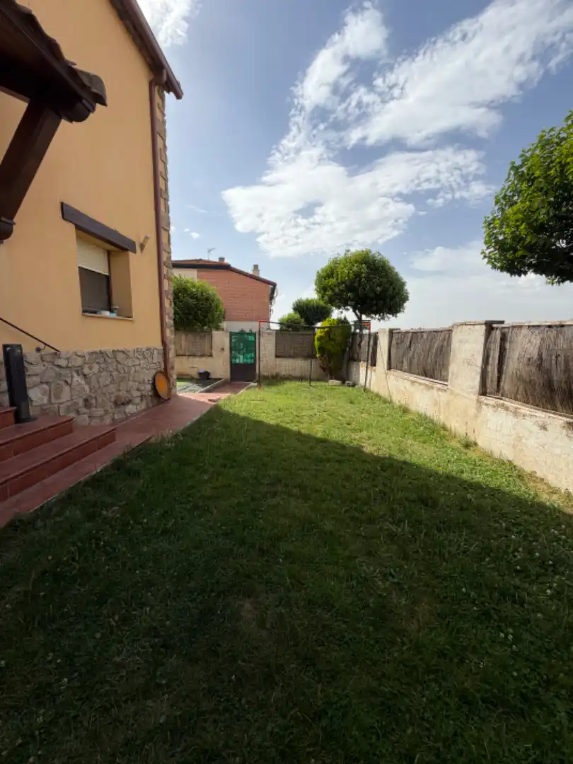 Jardín de Casa adosada en venta en Valverde del Majano con Calefacción, Jardín privado y Horno