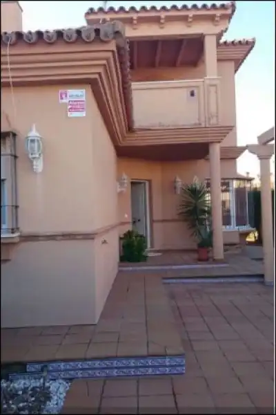 Detached homes for rent in Montequinto  with Air Conditioner, Heating and Terrace