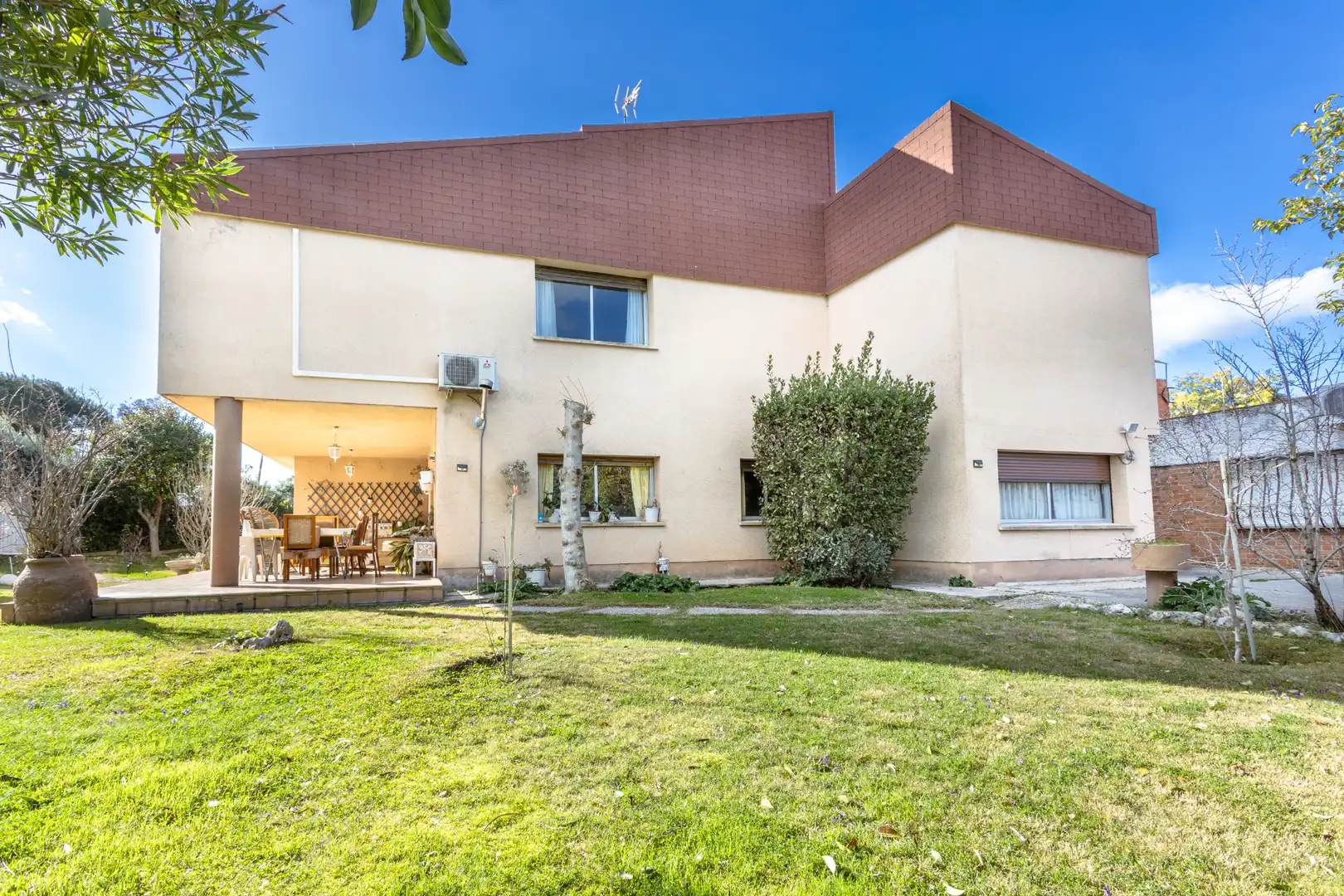 Exterior view of Houses for sale in Villanueva de la Cañada  with Air Conditioner, Heating and Storage room