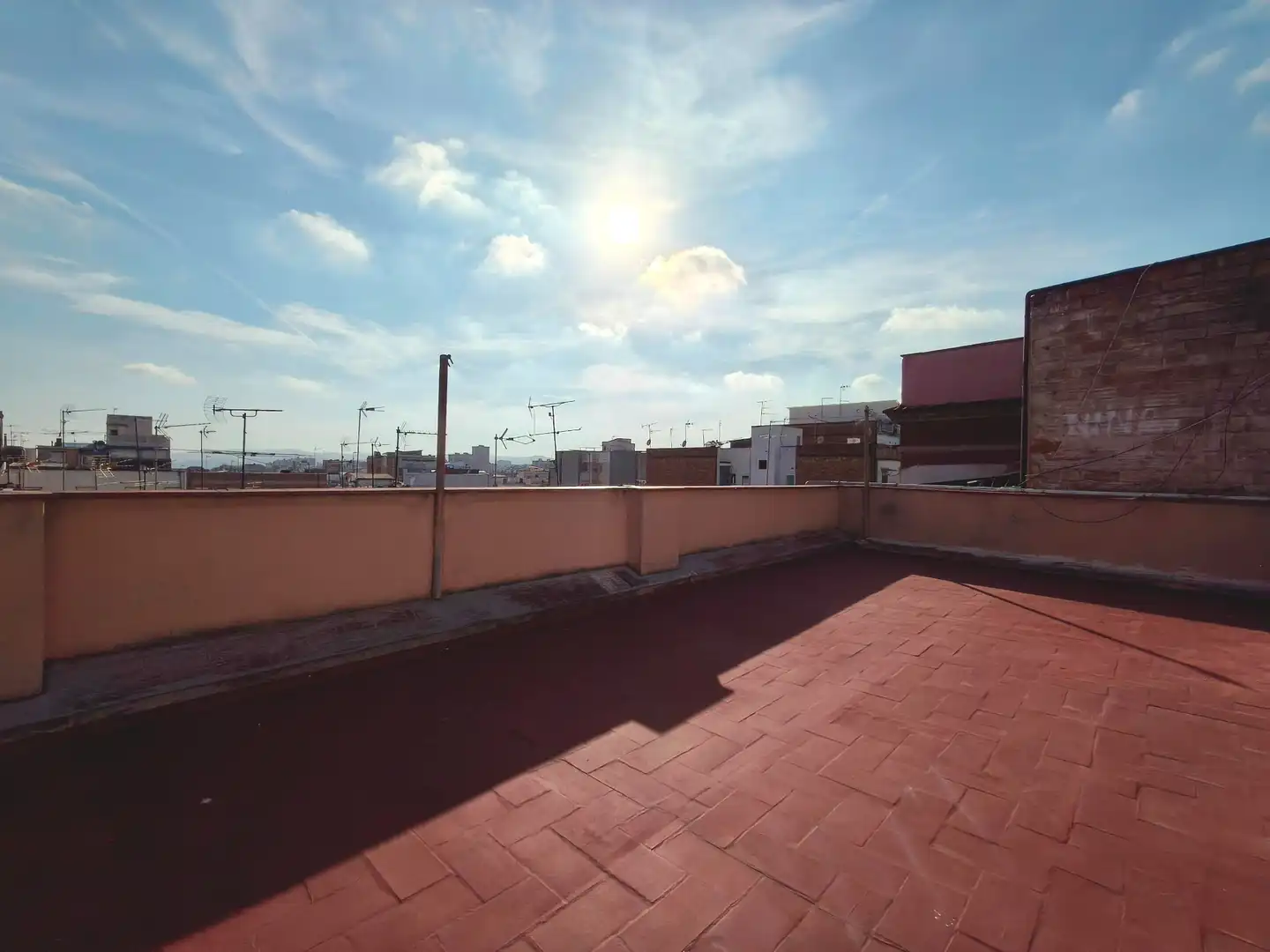 Terraza de Ático en venta en L'Hospitalet de Llobregat con Parquet, Terraza y Trastero