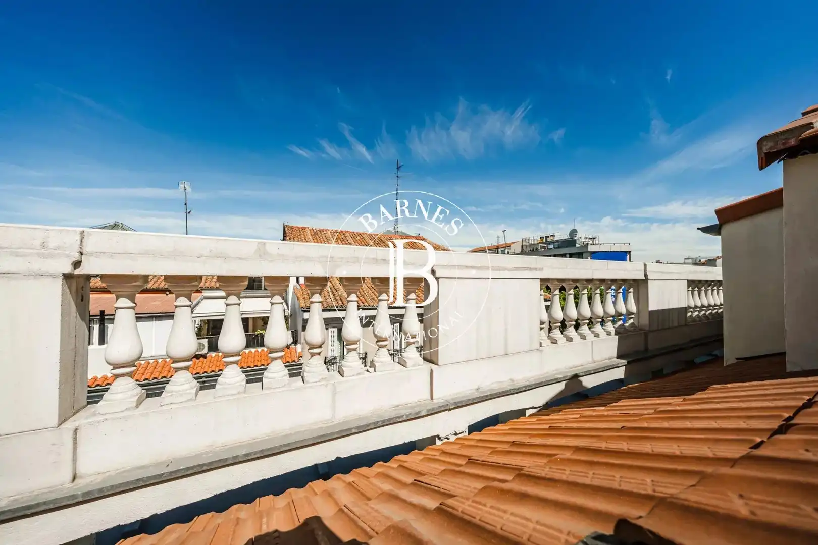 Außenansicht von Wohnung zur Miete in Madrid mit Klimaanlage, Heizung und Ofen